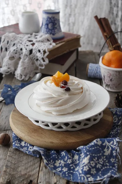Meringue Cake Tangerines — Stock Photo, Image