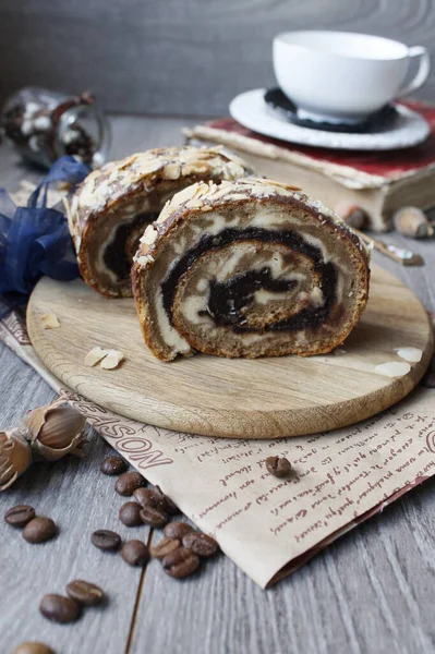 Stock image Sponge roll with chocolate and custard 