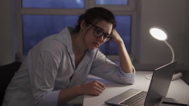 Uitgeput Meisje Student Cant Compleet Huiswerk Niet Begrijpen Taken Thema — Stockvideo