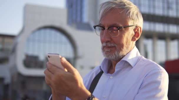 Gray Haired Male Tourist Looking Navigation App His Smartphone Enjoying — Stock Video