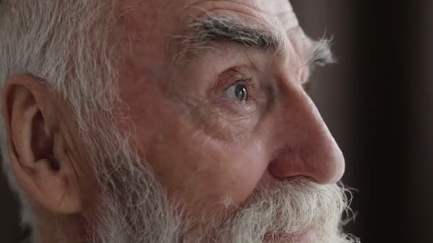 Senior Male Pensioner Crying Feeling Grateful Religious Help Enlightenment — Stock Video