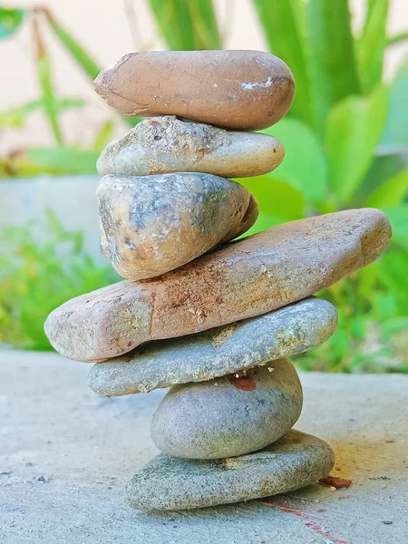 Pedras Com Gotas Água Jardim — Fotografia de Stock