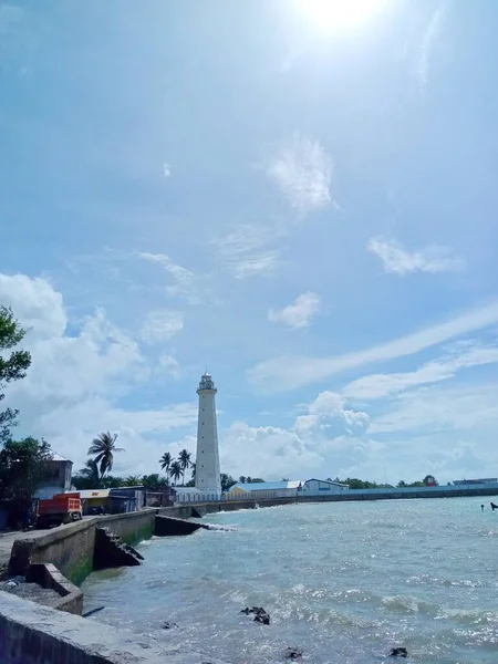 Sahildeki Deniz Fenerinin Manzarası — Stok fotoğraf
