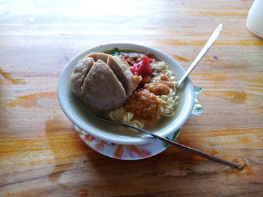 Lezzetli Asya yemeklerinden sığır eti köftesi manzarası