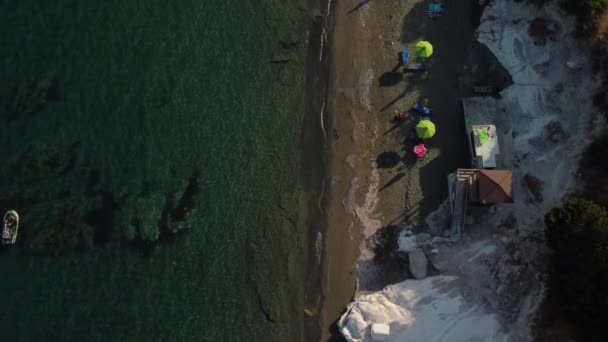 Video Drone Aereo Con Vista Dall Alto Una Spiaggia Sabbiosa — Video Stock