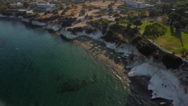 Drone Révèle Une Vidéo Des Roches Blanches Eau Cristalline — Video