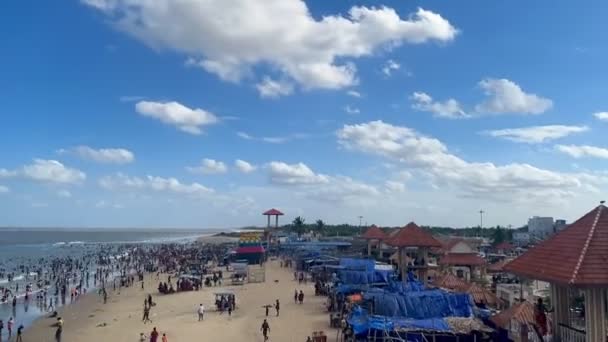 Zeitraffer Video Von Menschen Die Strand Spazieren Spielen Laufen Und — Stockvideo