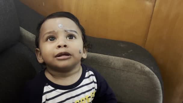 Criança Estava Pedir Mãe Para Brincar Com Ele — Vídeo de Stock