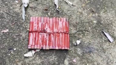Havai fişeğin kısa şarjörü.