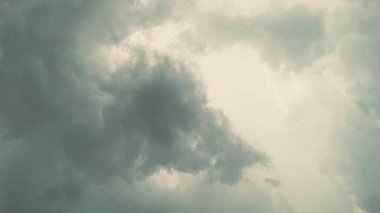 Gökyüzündeki bulutlar