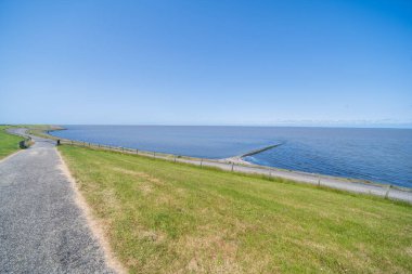 Waddenzee 'de bir hendek.