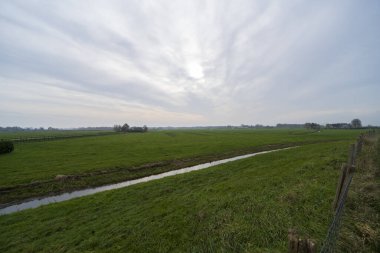 Sonbahar döneminde Vinkeveen 'in kuzeyindeki kırsal alan, Hollanda