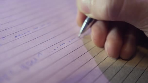 Mão Homem Segurando Caneta Escrevendo Símbolos Código Morse Papel Com — Vídeo de Stock