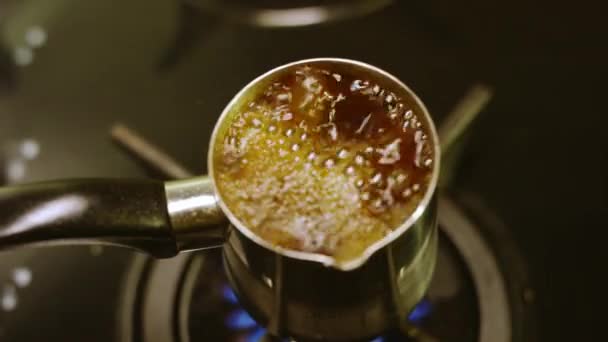 Bebida Cafetera Cezve Hierve Señal Del Quemador Sobre Preparación Café — Vídeos de Stock
