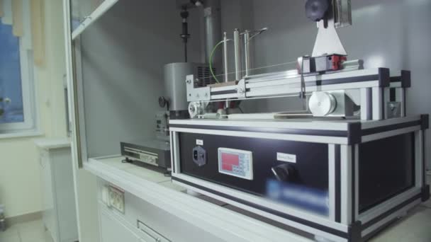 Moderne Apparatuur Het Laboratorium Onderzoek Naar Fysische Chemische Eigenschappen Van — Stockvideo