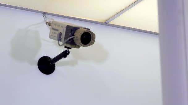 Bezpečnostní Kamera Nahrává Video Ošetřením Pacienta Ordinaci Zubaře Fotoaparát Upevněný — Stock video