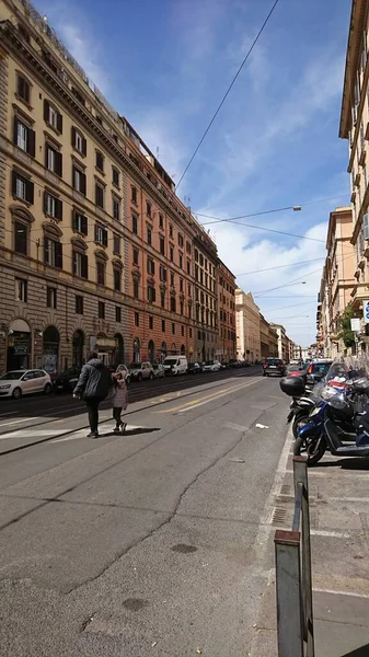 Рим Італія Apr 2018 Тиха Вулиця Центрі Риму Трамвайною Залізницею — стокове фото