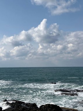 Japon Denizi 'nin dalgaları çarpar..