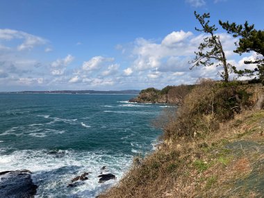 Kalbime dokunan manzara. Japon denizinin dalgaları.