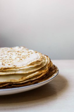 masaya bir tabak krep