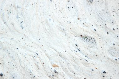 Siyah arkaplan, doku, su ve kara manzarası diğer taraftan. Her şey çok basit.