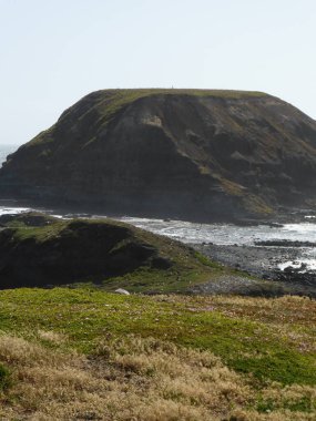 Doğa manzarası çok güzel. Buna Nobbies 'deki Phillip Adası' nda okyanus ve kaya da dahil.