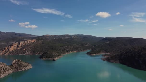 Jelas Kristal Biru Air Hijau Danau Spanyol Transisi Sinematik — Stok Video