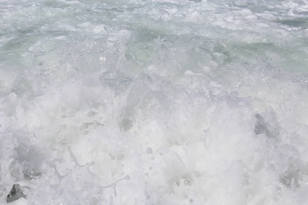 Φυσικό Φόντο Βουτιά Λευκά Κύματα Νερού Που Απομονώνονται Στο Μπλε — Φωτογραφία Αρχείου