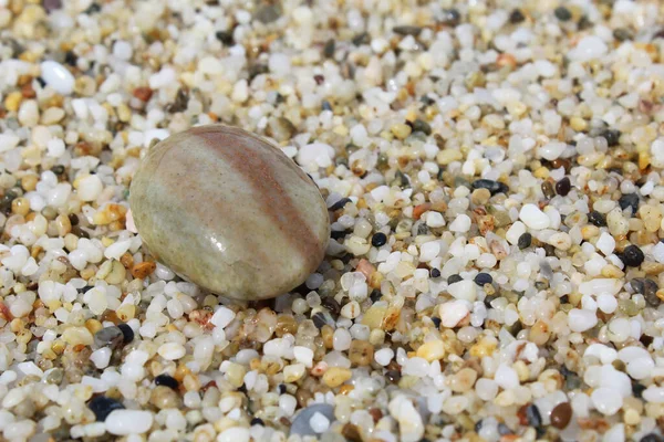 Piedras Playa Primer Plano Una Piedra Sobre Fondo Natural Guijarros —  Fotos de Stock