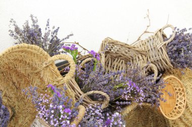 Sepette güzel bir lavanta.