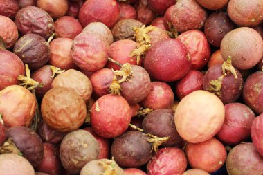 egzotik meyveler taze tutku meyveleri