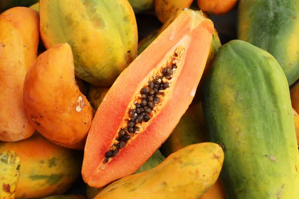 Exotisch Fruit Vers Papaya Doormidden Gesneden Achtergrond Van Papaya Fruit — Stockfoto