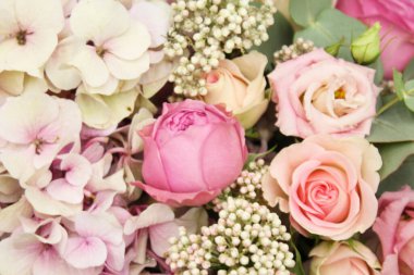 Tebrik kartı arka plan buketi güzel çiçekler.