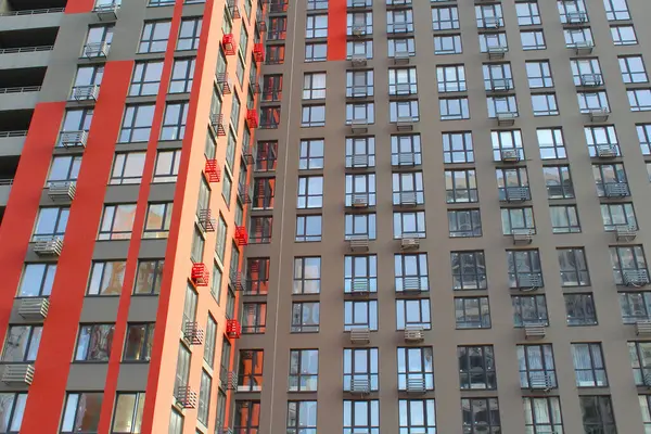 Yeni şehrin yeni modern apartmanı