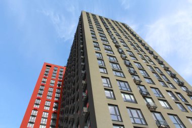 Şehrin modern binası