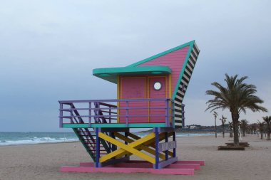 Alicante İspanya 'da San Juan Sahili' nde güzel bir oyun evi.