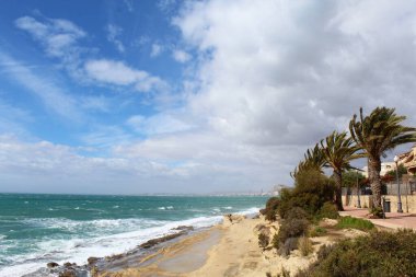 Doğal mavi arkaplan, İspanya 'nın Alicante kentindeki Akdeniz' in güzel kıyıları