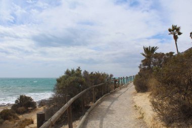 Sahil manzarası ve deniz manzarası.