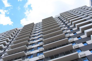 Modern apartmanlar. Ballı modern konut binası