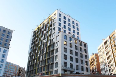 Modern apartman binası. şehir manzarası, modern apartman dış görünüş.