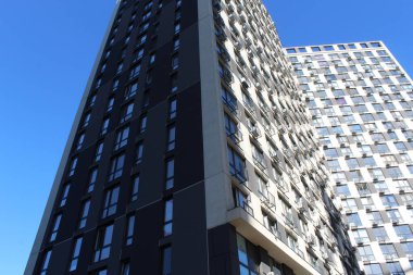 Şehrin modern binası