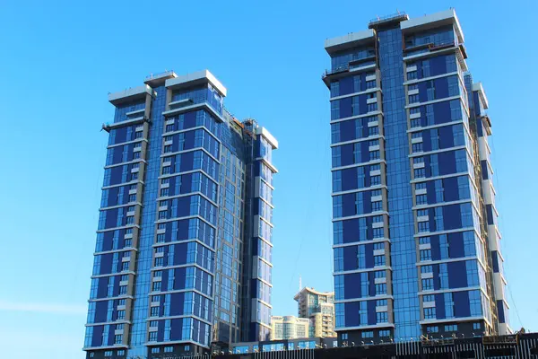 Şehirdeki modern apartman
