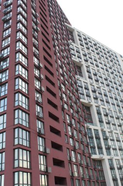 Bir apartmanın ön cephesi, modern mimari, bina, inşaat alanı.