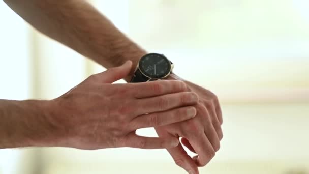 人类设置了聪明的手表 优质Fullhd影片 — 图库视频影像