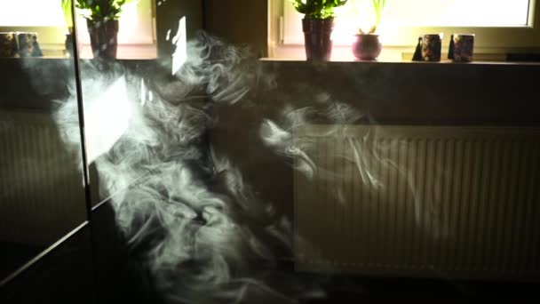 Füst Szobában Tűz Lakónegyedben Kiváló Minőségű Fullhd Felvételek — Stock videók