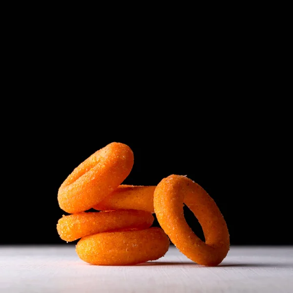 Nahaufnahme Seitenansicht Von Knusprigen Donut Oder Krapfen Knusprig Frittierte Snack — Stockfoto