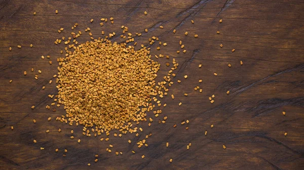 Kurumuş Çam Ağacı Tohumu Yığını Genel Mutfak Malzemesi Ahşap Bir — Stok fotoğraf
