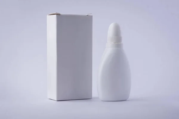 Frasco Spray Nasal Com Modelo Maquete Caixa Drogas Salinas Sépticas — Fotografia de Stock