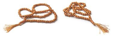 Tahta dua boncukları izole edilmiş beyaz arkaplan, Tasbih veya dhikr için Müslümanların dualarının tekrarlarını saymak için kullan, farklı açılar