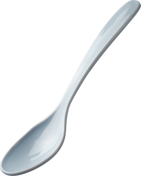 Plastik kaşığın yakın çekimi beyaz arkaplanı izole etti. Piknik, parti ya da fast food yemekleri gibi yemek için kullanılan çatal bıçak takımı.